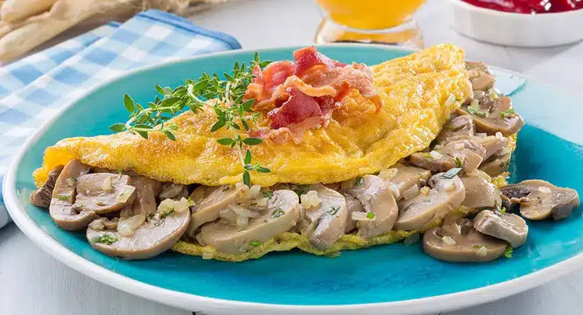huevos con champinones omelette.jpg